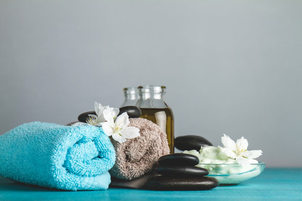 spa-composition-blue-surface